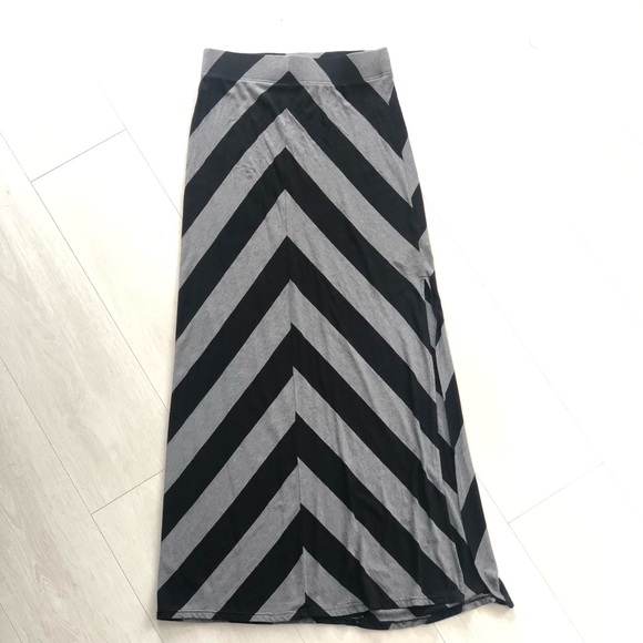$14 or 3 for $26 Banana Republic Skirt - Picture 1 of 6